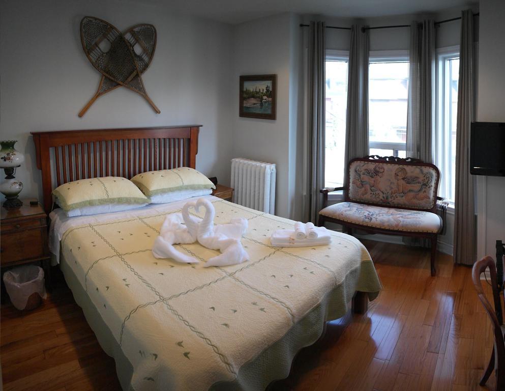 Rose Garden Bed And Breakfast Toronto Exterior foto